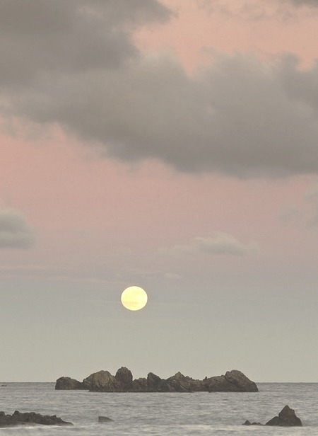 Moonrise, Porthoustock, England